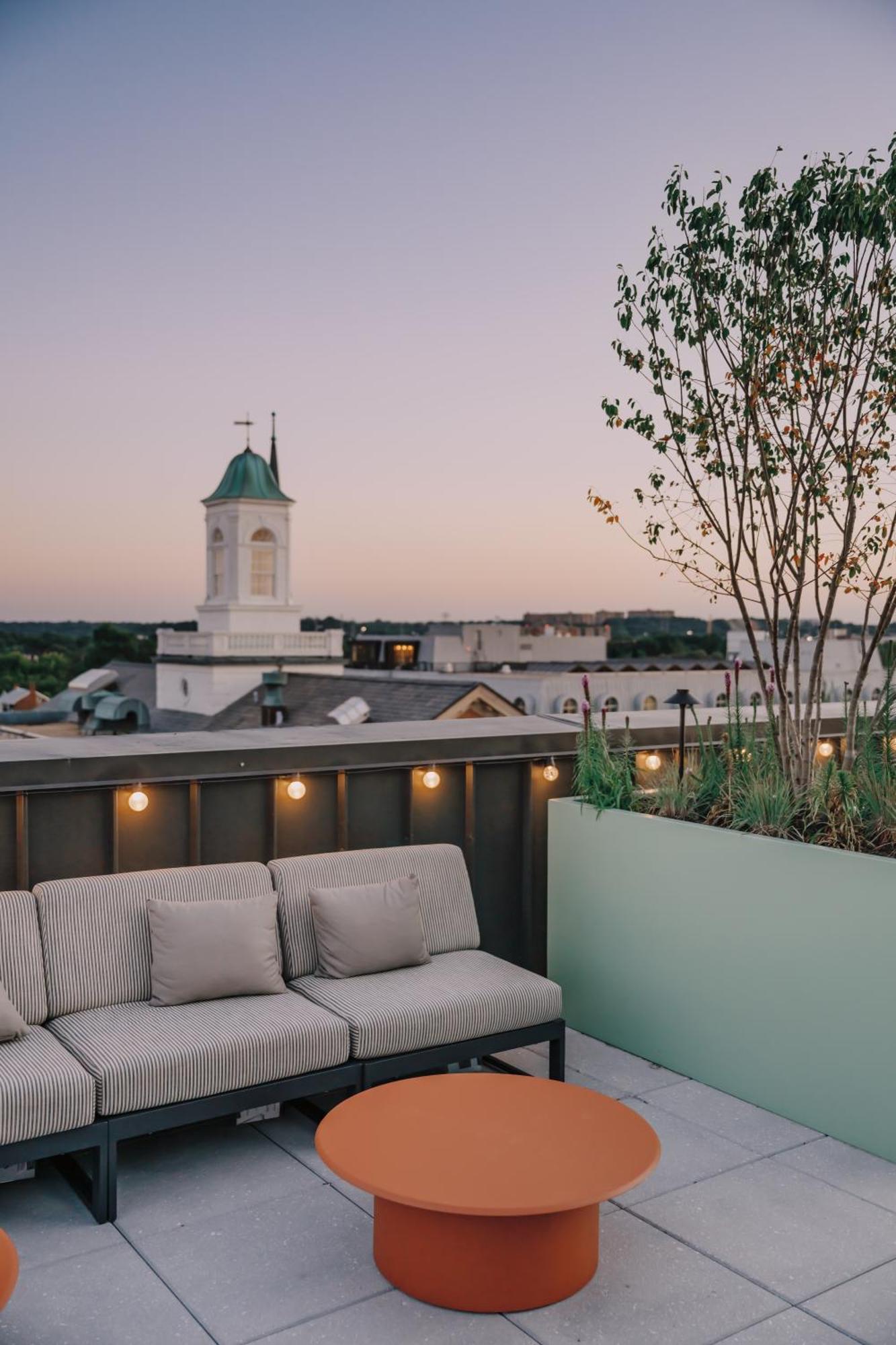 Heron Old Town Hotel 4*